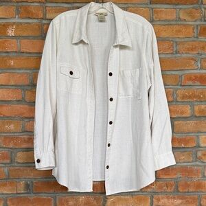 TravelSmith Off White Button Down Shirt
